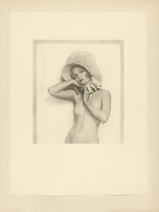 [Mujer desnuda con gorro de encaje]