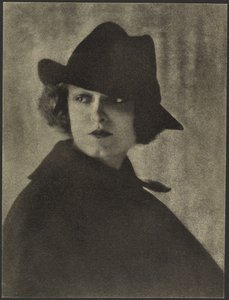 [Retrato de una actriz de Hollywood no identificada] de Arthur F. Kales