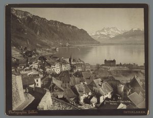 Vista de Montreux en el lago de Ginebra, los Dents du Midi en la distancia. Montreux et la Dent du Midi (título sobre objeto) de Arthur Gabler