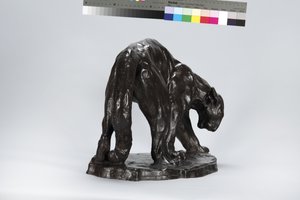 Gran Puma Oliendo Rastro de Buey de Arthur Putnam