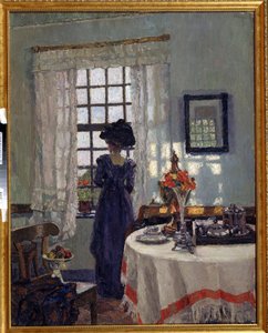 "Mujer en la ventana" Una elegante mujer de estilo Belle Epoque, con un gran sombrero, mira por la ventana. Pintura de August von Brandis (1862-1947) Principios del siglo XX Museo de Arte Regional, Simferopol de August von Brandis