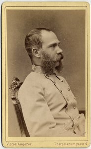 Retrato del Emperador Francisco José de Austria (1830-1916) y Rey de Hungría (1867-1916), de la casa de Habsburgo-Lorena. Fotografía del taller de Victor Angerer en Viena. de Austrian Photographer