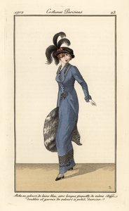 Mujer con vestido y chaqueta larga de terciopelo de lana azul de B Berty