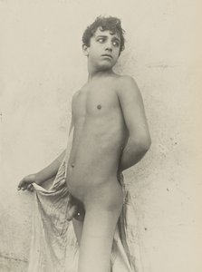 [Joven desnudo]