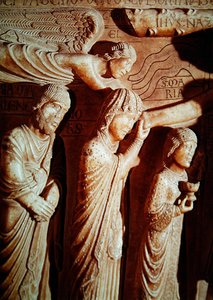 (detalle) de la Virgen de la Deposición de Benedetto Antelami