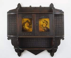 Gabinete de pared colgante con placas de cerámica, c. 1890s de Benn Pitman