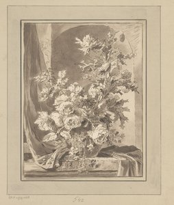 Jarrón con flores para un nicho