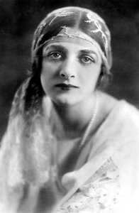Gladys Cooper 1888-1971, actriz inglesa, 1900s de Bertram Park