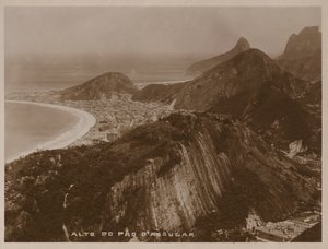 Vista desde la cima del Pan de Azúcar, Río de Janeiro (foto b/n) de Brazilian Photographer