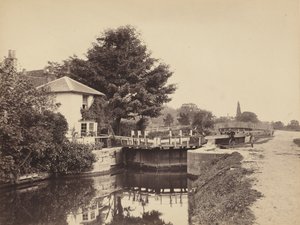 Cabaña del esclusero y puertas de la esclusa, 1850 (foto) de British Photographer