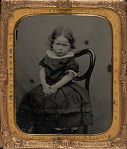Retrato de niña,c. 1855 (foto) de British Photographer