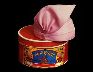 Sombrero y caja de sombrero de Burmese School