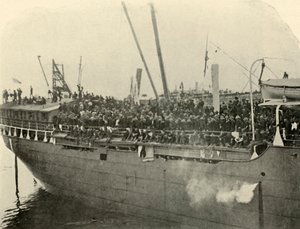 Matteawan atracando, tarde del 9 de junio, Guerra Hispanoamericana, 1898, 1899 de Burr McIntosh