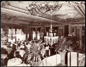 Un comedor en el Hotel Savoy, c.1895-96 de Byron Company