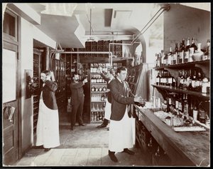 Una despensa en el Hotel Manhattan, 1902