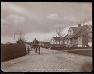 Vista general de casas y edificios en la finca de F.G. Bourne en Oakdale, Long Island, Nueva York, 1900 de Byron Company