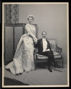 Retrato de un hombre y una mujer no identificados en el baile de James Hazen Hyde, Nueva York, 31 de enero de 1905