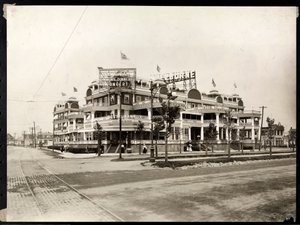 El Hotel Shelburne en Sea Breeze Avenue y Ocean Parkway, Coney Island, Nueva York de Byron Company