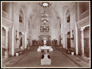El vestíbulo del Hotel McAlpin, 1913 de Byron Company