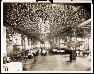 El comedor del Hotel Dolphin, Nueva York, 1915 de Byron Company