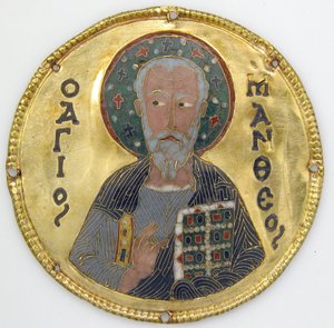 Medallón con San Mateo de un marco de icono, c.1100 (oro, plata y esmalte cloisonné) de Byzantine
