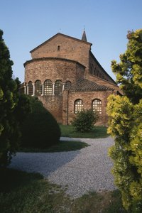Vista exterior del ábside de Byzantine School