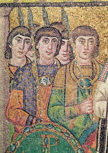 Los guardias en la suite de Justiniano (mosaico) (detalle) de Byzantine School