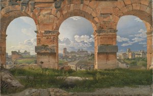 Vista a través de tres arcos del tercer piso del Coliseo