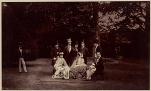 Grupo de Sus Altezas Reales la Princesa Clementina de Saxe Cobourg Gotha, sus Hijos e Hija, el Duque d