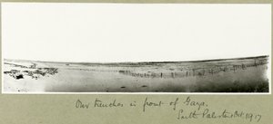 Nuestras trincheras frente a Gaza, octubre de 1917 de Capt. Arthur Rhodes