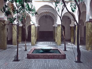 Norte de Marruecos, Tánger, patio de una embajada, fecha de la imagen: hacia 1910. Archivo Carl Simon de Carl Simon