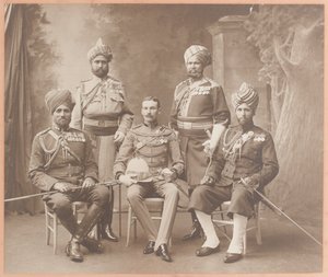 Oficiales de Ordenanza Indios del Rey, 1906 de Carl Vandyk