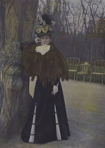 Mujer en un parque de París de Carle de Mazibourg