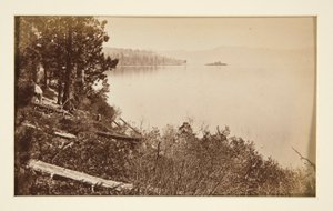 Cuatro escenas de ferrocarril y cuatro vistas del lago Tahoe: Lake Tahoe de Artist Rocks de Carleton E. Watkins