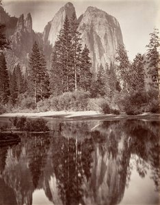 Vista en espejo de las Rocas de la Catedral, Yosemite, ca. 1872, impreso ca. 1876 de Carleton E. Watkins.
