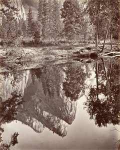 Vista del espejo de los Tres Hermanos, Yosemite, ca. 1872, impreso ca. 1876 de Carleton E. Watkins.