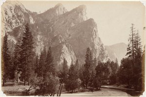 Los Tres Hermanos, 4,480 pies, Valle de Yosemite de Carleton E. Watkins