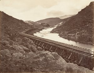 Molino de cuarzo Eureka y canal, Nevada, 1875, impreso ca. 1876
