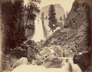 [Cascada Vernal, 300 pies] / [Piwyac, Cascada Vernal, 300 pies, Yosemite] de Carleton Watkins