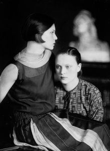 Retrato de Wanda y Marion Wulz, Trieste, c.1920 de Carlo Wulz