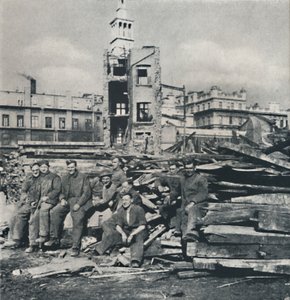 Contra las ruinas, 1941