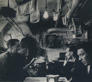 Uso funcional del espacio en la cubierta de la cantina de Cecil Beaton