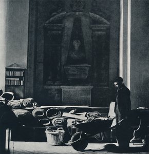 St. Mary-le-Bow después del primer bombardeo. Ahora está destruida de Cecil Beaton