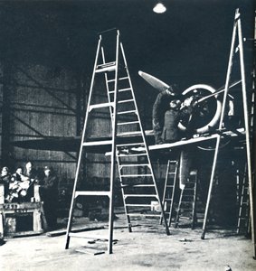 El trabajo del personal de tierra nunca termina, 1941 de Cecil Beaton