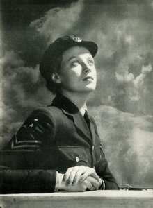 Observando la Batalla, c. 1943 de Cecil Beaton