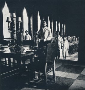 Mayordomos de vino Wren en el Salón de Banquetes del Gran Wren, 1941