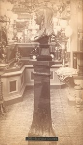 Columna egipcia, Mitchell, Vance & Co., Edificio principal, Exposición del Centenario, Filadelfia