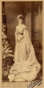 Elisabeth Fiodorovna de Russie (Elisabeth de Hesse Darmstadt) (1864-1918) - Retrato de la Gran Duquesa Elizaveta Fiodorovna (1864-1918), Princesa Isabel de Hesse y del Rin, por Bergamasco, Charles (Karl) (1830-1896). Fotografía en gelatina de plata de Charles Bergamasco