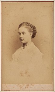 Olga Constantinovna de Russie - Portrait of Grand Duchess Olga Constantinovna of Russia (1851-1926) par Bergamasco, Charles (Karl) (1830-1896). Fotografía de Charles Bergamasco