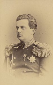 Vladimir Alexandrovitch de Russie - Retrato del Gran Duque Vladimir Alexandrovich de Rusia (1847-1909), por Bergamasco, Charles (Karl) (1830-1896). Fotografía en albúmina, hacia 1865. Archivo Estatal de Cine y Fotografía de Rusia, Krasnogorsk de Charles Bergamasco